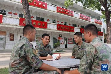 奮力實現(xiàn)建軍一百年奮斗目標 打開強軍事業(yè)發(fā)展新局面——習近平主席出席軍隊領導干部會議時發(fā)表的重要講話在全軍部隊引起強烈反響