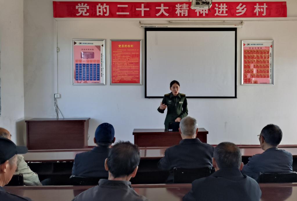 新時(shí)代聚力鑄魂育人的“播火者”——記陸軍工程大學(xué)“星火”理論宣講服務(wù)政治教員群體