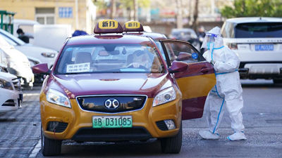 新華全媒+丨北京朝陽：就醫(yī)保障車隊(duì)服務(wù)風(fēng)險區(qū)居民就醫(yī)