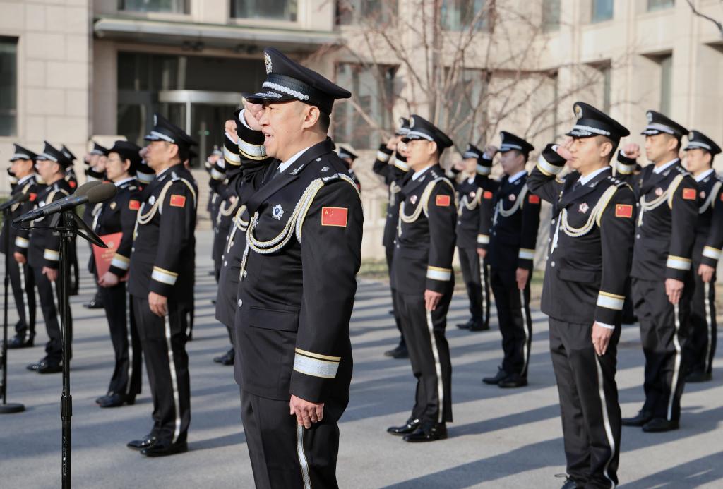 新華全媒＋丨公安部舉行升警旗儀式慶祝第三個(gè)中國(guó)人民警察節(jié)