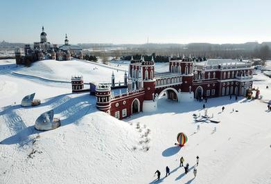 哈爾濱“冰雪城堡莊園”引游人