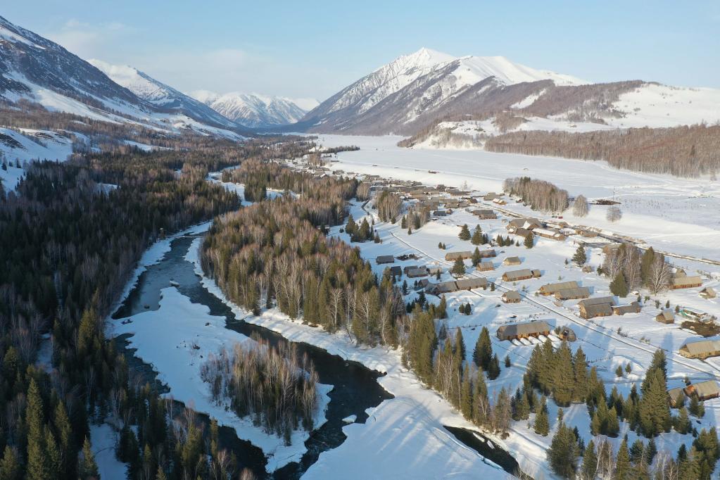 新華全媒＋丨國道之行 從雪山奔向大海|守護(hù)“人間仙境”的蘇卡