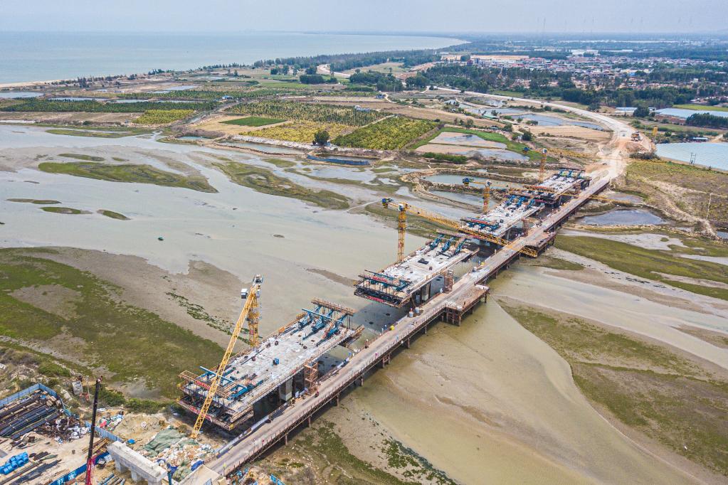 海南環(huán)島旅游公路東方段現雛形