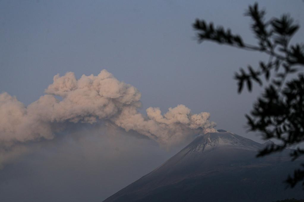 墨西哥波波卡特佩特火山持續(xù)活躍