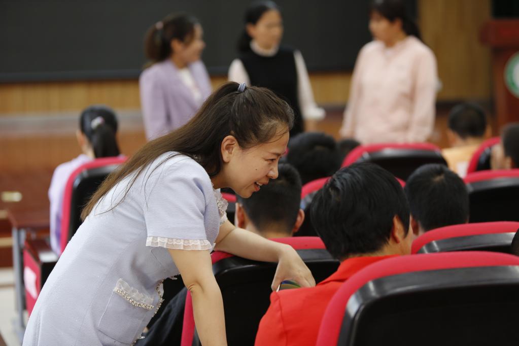 讓盲童找到藏在音樂里的陽(yáng)光