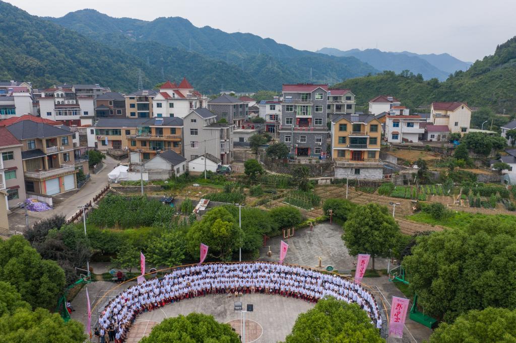 浙江建德：美麗鄉(xiāng)村舉行“全村福·我們的村宴”特色活動