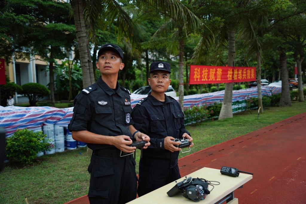 海南省公安機關(guān)警用無人機培訓班結(jié)業(yè)并舉行警航比武演練