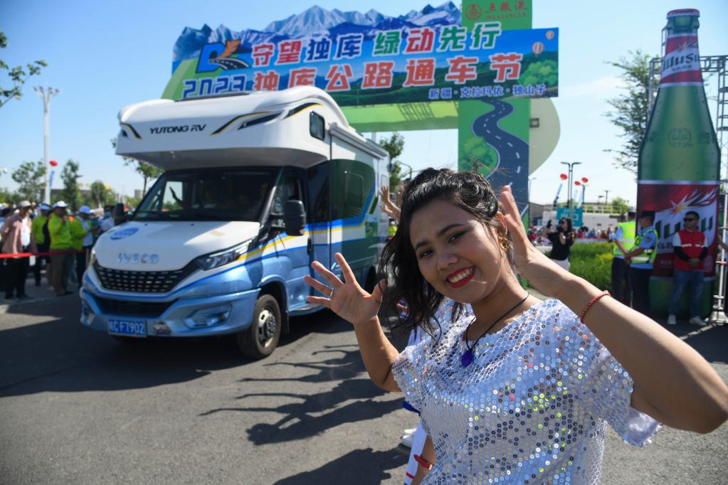 新疆獨庫公路恢復通車