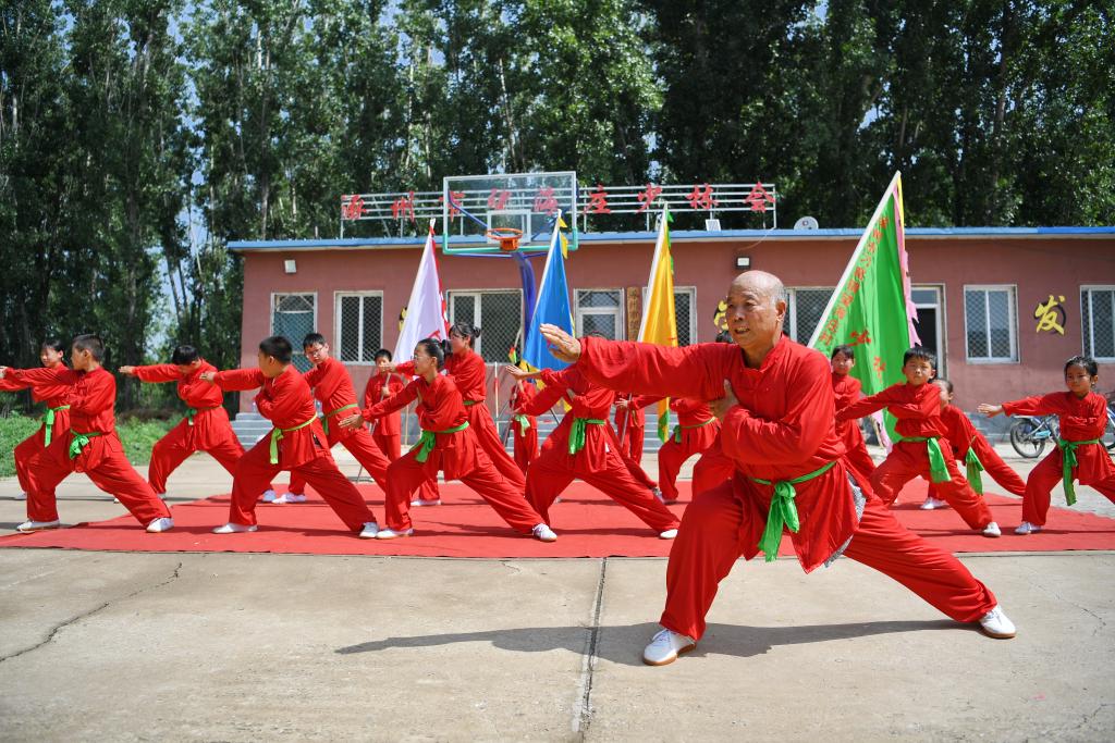 河北涿州：學(xué)非遺 度假期