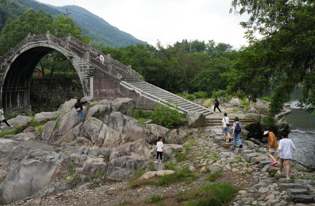 避暑游帶動山區(qū)夏日經濟