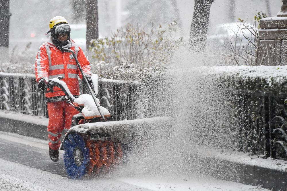 長春“以雪為令”積極應對降雪寒潮