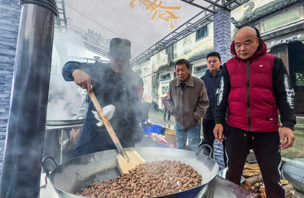 浙江諸暨：特色香榧產業(yè)助力百姓共富