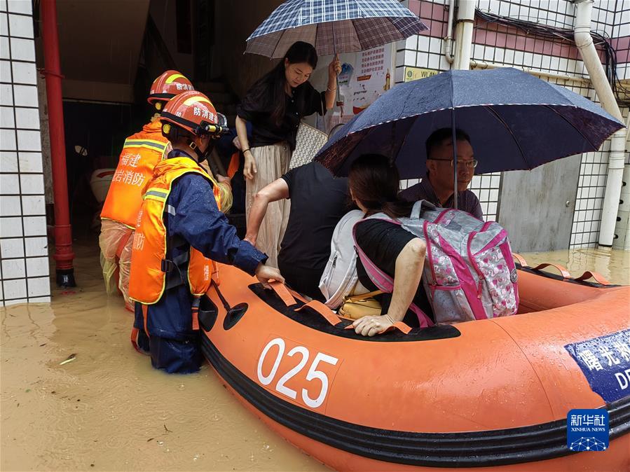 （新華全媒+·圖文互動(dòng)）（1）南方強(qiáng)降雨致超警洪水 多地提升應(yīng)急響應(yīng)