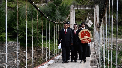 邁出法治中國建設(shè)新步伐——新時(shí)代推進(jìn)全面依法治國述評