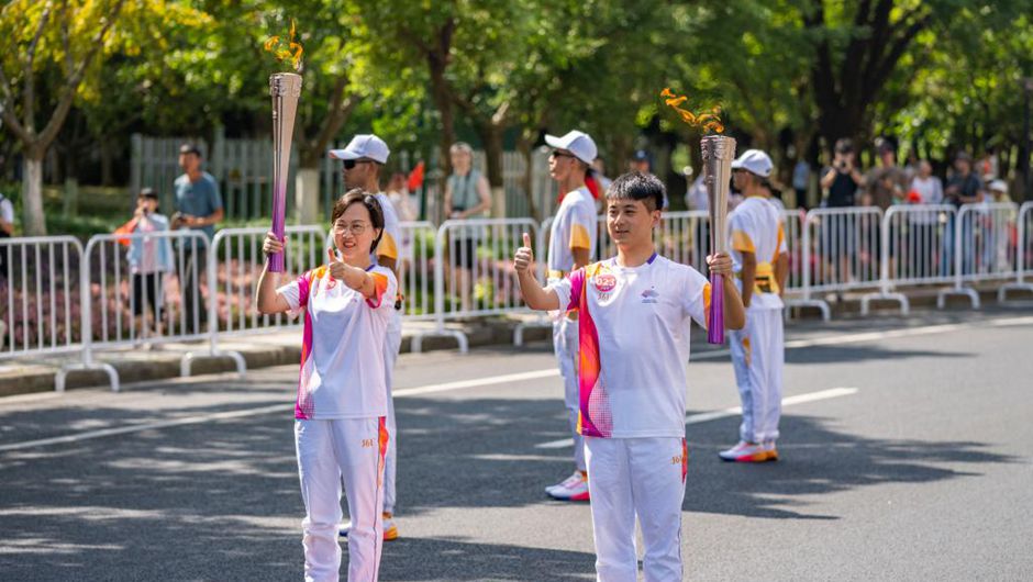 杭州亞運(yùn)會火炬在湖州傳遞